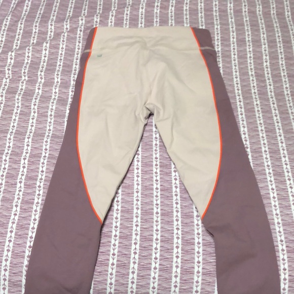 Fabletics leggings - Picture 2 of 6